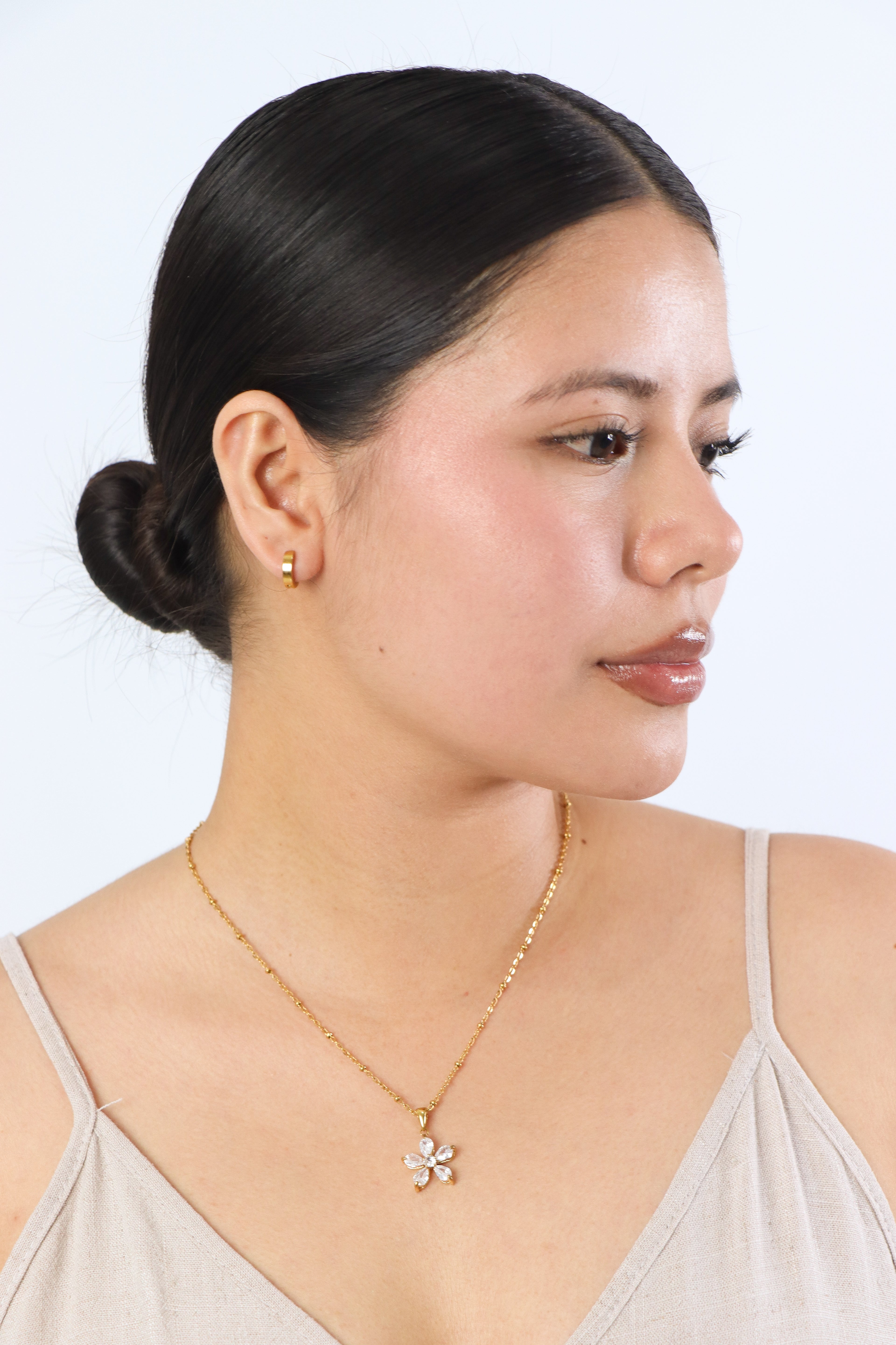 Collar Lily