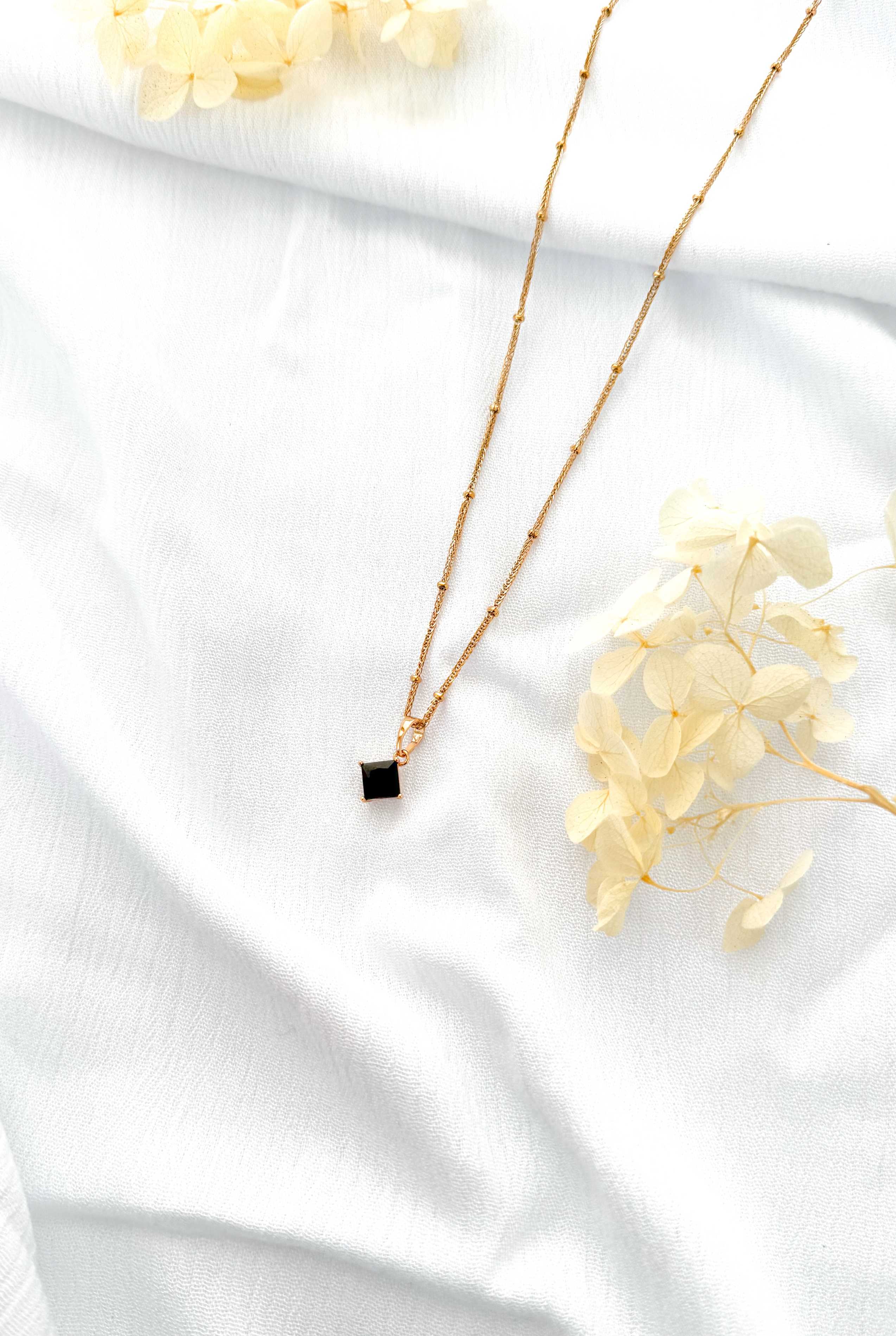 COLLAR HELENA DARK