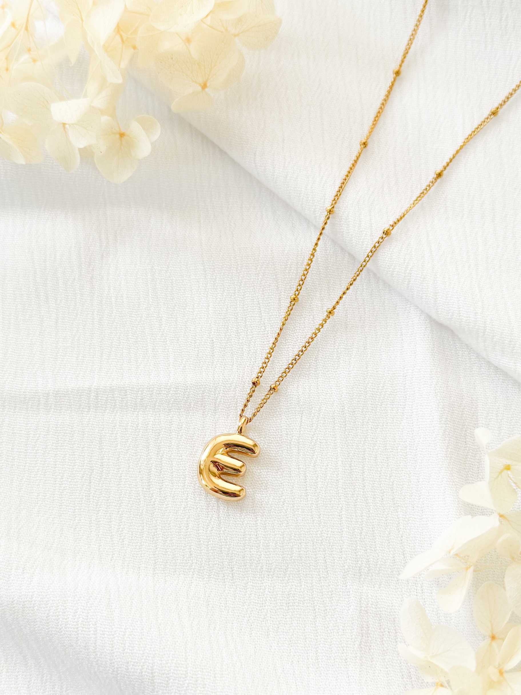 COLLAR DE INICIAL BOMBITA