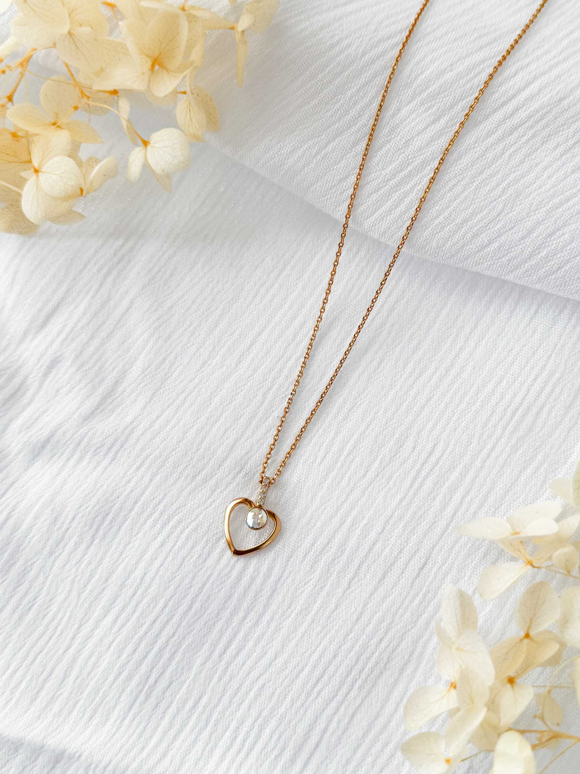 COLLAR CORAZÓN DE LUNA