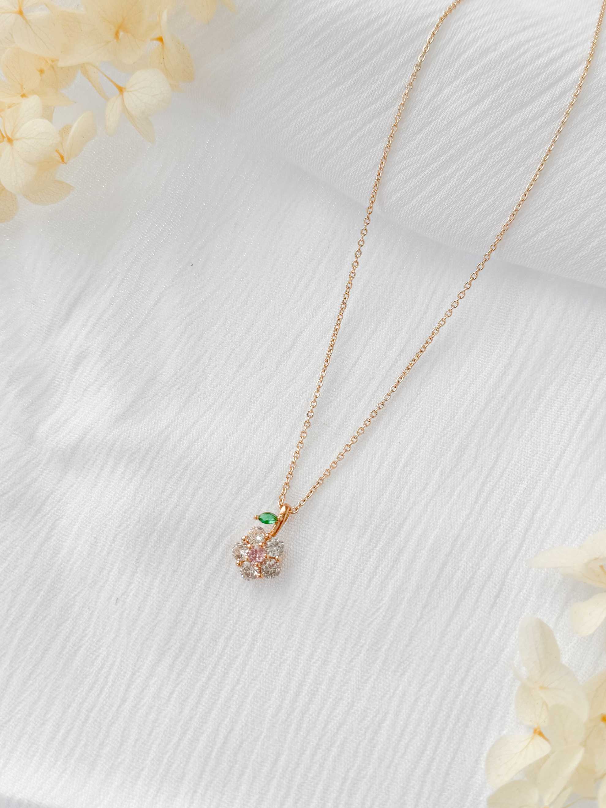 COLLAR FLOR DE ROCÍO